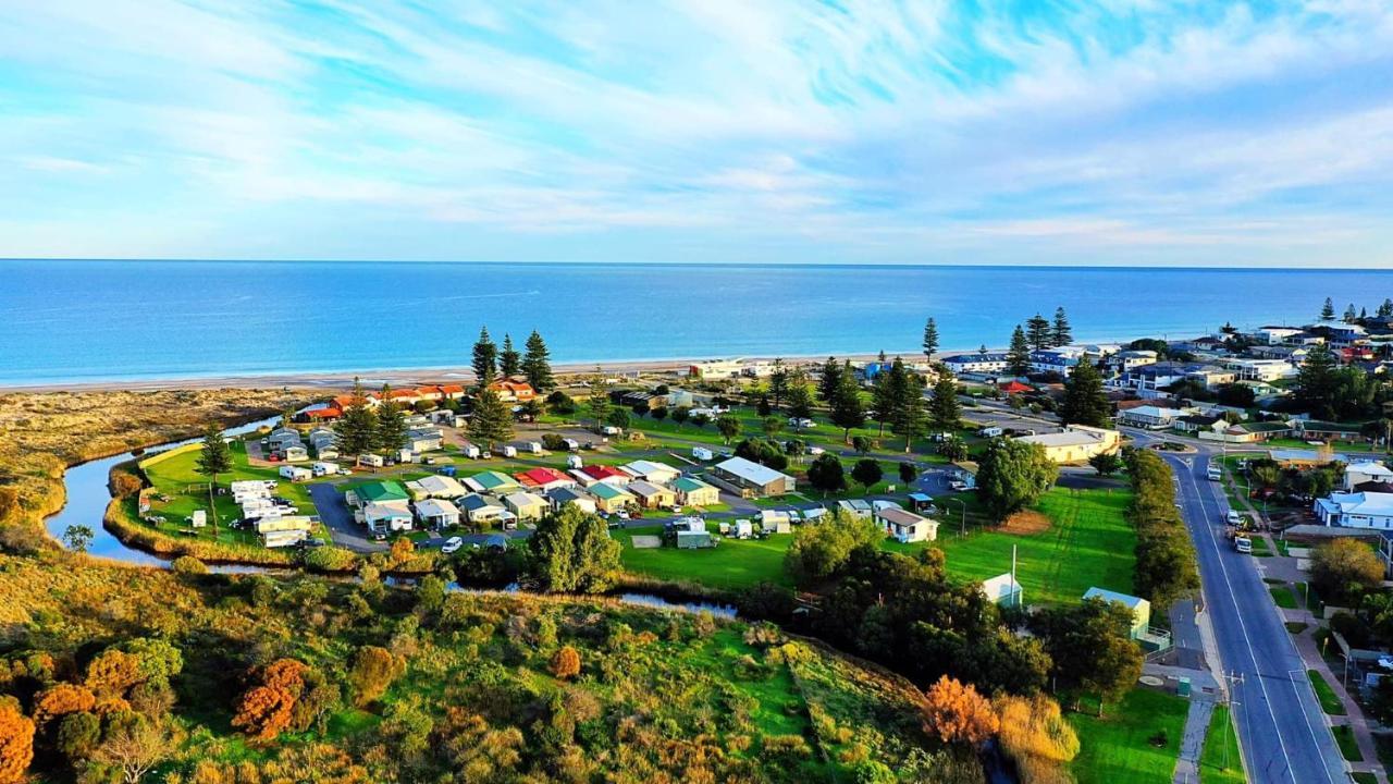 Moana Beach Tourist Park Екстериор снимка